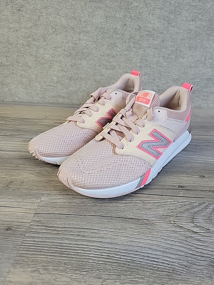 New Balance 009 Womens Size 6 Running Shoes Oyster Pink Like New