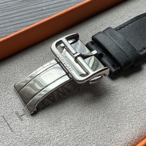 Hermès Czarny skórzany pasek Apple Watch do modeli 42mm-49mm Unisex - Zdjęcie 5 z 11