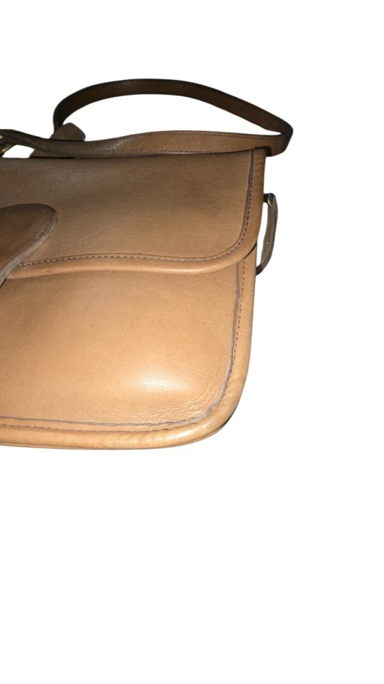 Vintage COACH Double Turnlock Twin Clutch NYC 80s Leia a descrição  - Imagem 4 de 4