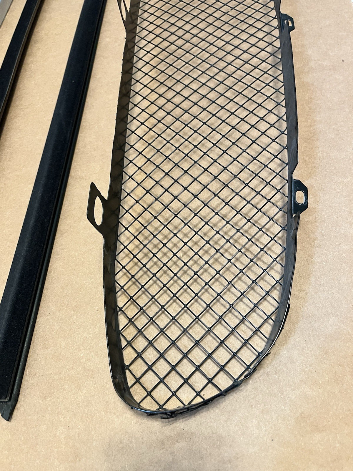 Maserati 4200 GT M138 Door Sills, Door Top Window Felt Gaskets - Mesh Grill