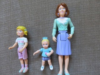 vintage Playskool dollhouse mom and two children