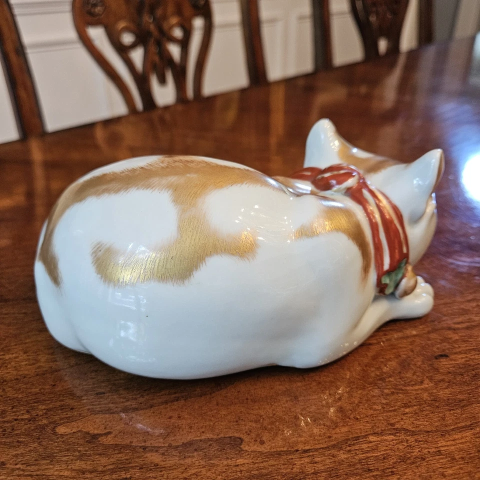 Pestañas negras grandes de porcelana para gato dormido AO Kutani del período Meiji japonés 19c Foto 3 de 4