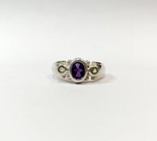 STERLING SILVER AMETHYST AND PERIDOT RING SIZE 6