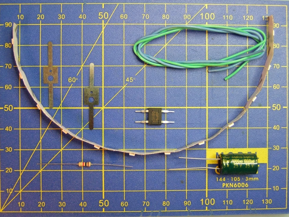 HOBRICOLETRAINMODELISME Kit 12 LED/20 cm à câbler 12V éclairage wagon - lamelle JOUEF - HO JOUEF