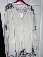 Free people BoHo long line top bell sleeves floral embroidery size Medium