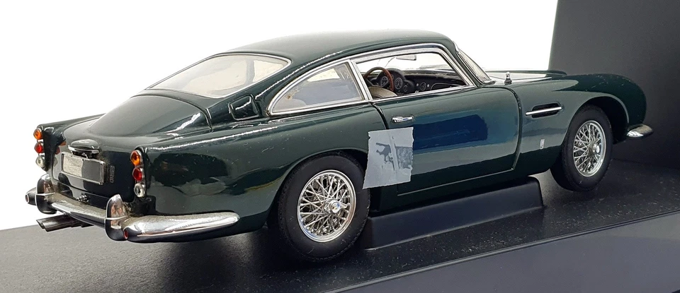 AutoArt 1/18 Scale 70023 - Aston Martin DB5 - Dark Green - Image 2 of 4