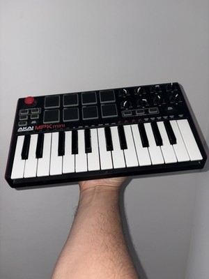 Akai MPK Mini 25 Key Electronic Keyboard - Black/Red/White - Good condition
