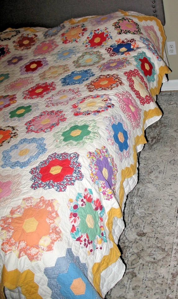 1940's Grandmother’s Flower Garden Quilt Hand Stitched & Quilted 86” X 76” Vtg - Image 3 of 4