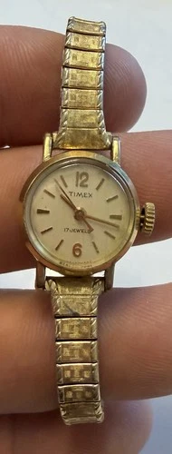 Vintage Ladies Timex Watch Gold Tone 17 Jewels Manual Wind