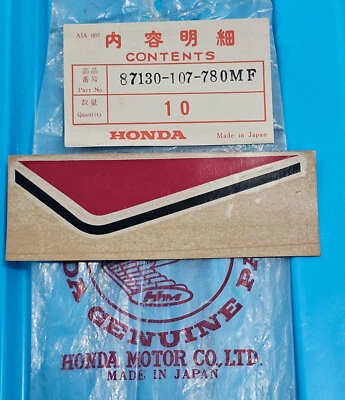HONDA CB100 K2 CB125 CB125S SIDE COVER STICKER EMBLÈME DECAL LH NOS JAPAN NEUF - Photo 1/4