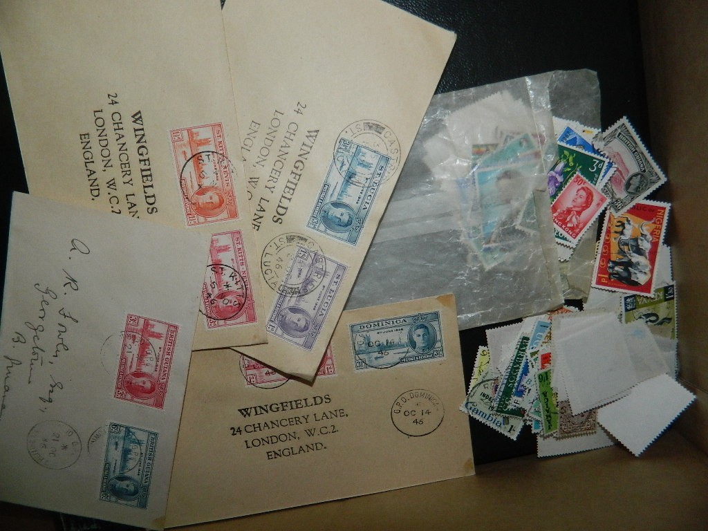 WORLD 7.7KG STAMPS ASSORTMENT IN LARGE BOX FESTIVE SORTER!
