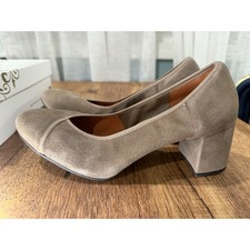 Brenda Zaro Block Heel Pumps Flexible Taupe Suede Size 40 EU 9.5 US Camochio