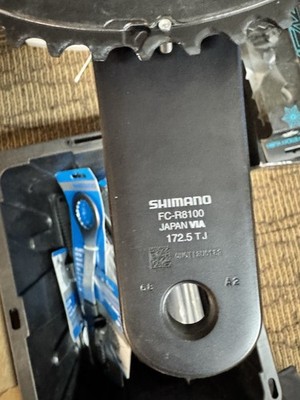 Shimano Ultegra FC-R8100 12-Speed 172.5mm Crankset 52/36t Brand