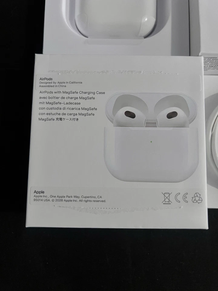 Apple AirPods (3rd generation), photo 2 of 5