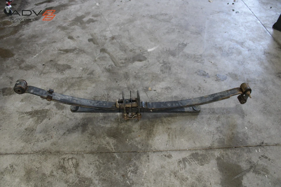 Chevrolet Silverado 1500 2016-2018 suspensión trasera lado izquierdo hoja resorte OEM Foto 3 de 4