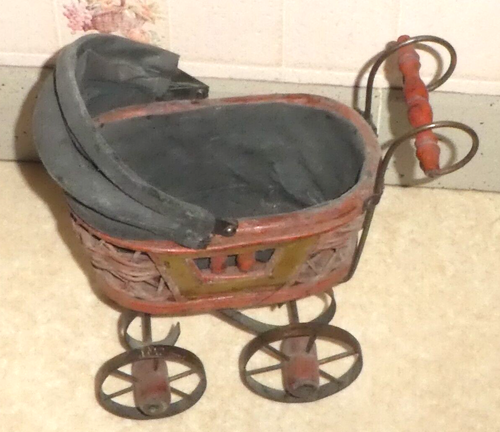 Magnifique ancien landau de poupée vintage années 70 déco rétro - Jeux & Jouets