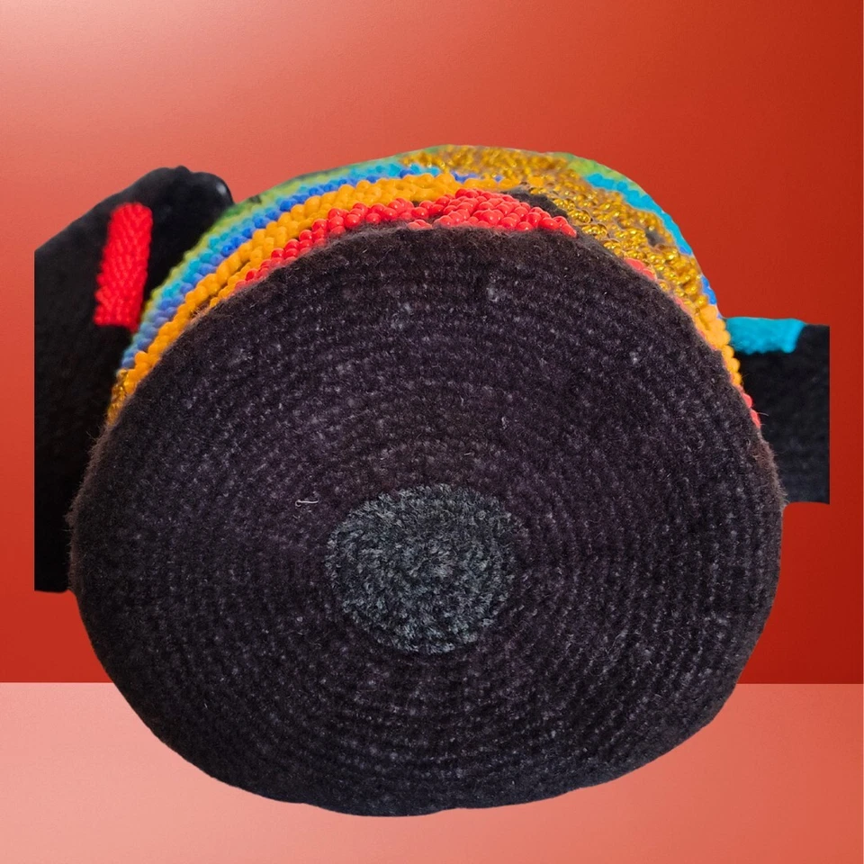 Bolso Arhuaca Mochila Tamaño Mediano Hecho a Mano Decorado con Canutillos Foto 4 de 4