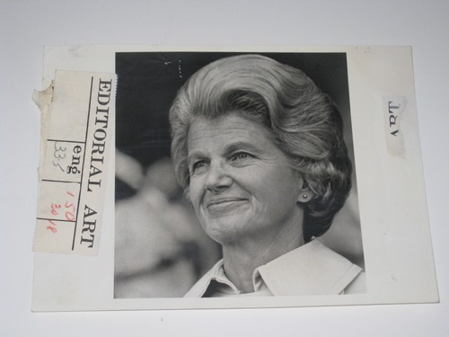 6 X 8 -1973 Photograph Associated Press of Mrs. Helen Tweedy Owner ...