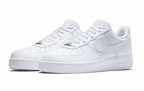 NIB MENS SIZE 9 NIKE AIR FORCE 1 '07 