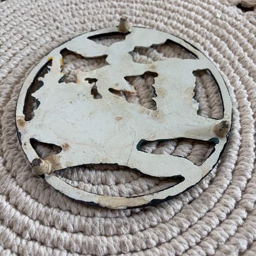 Vintage Cast Iron Country Farmhouse Ducks Trivet Hand Painted Footed Round 6" - Picture 5 of 10