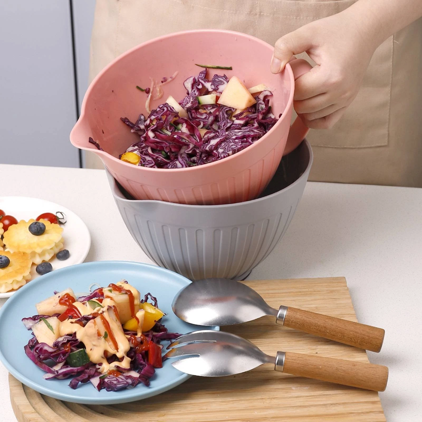 PP Salad Mixing Bowl Large Capacity Spouted-Edge Bowls Ergonomic Handles
Opens in a new window or ta