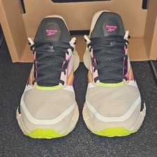 Zapatillas bajas Reebok Floatzig para mujer beige rosa negro blanco amarillo neón 2024