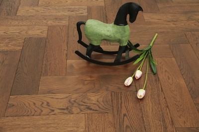 Dark Mahagoni European Oak Engineered Herringbone Flooring Sample WHO1410