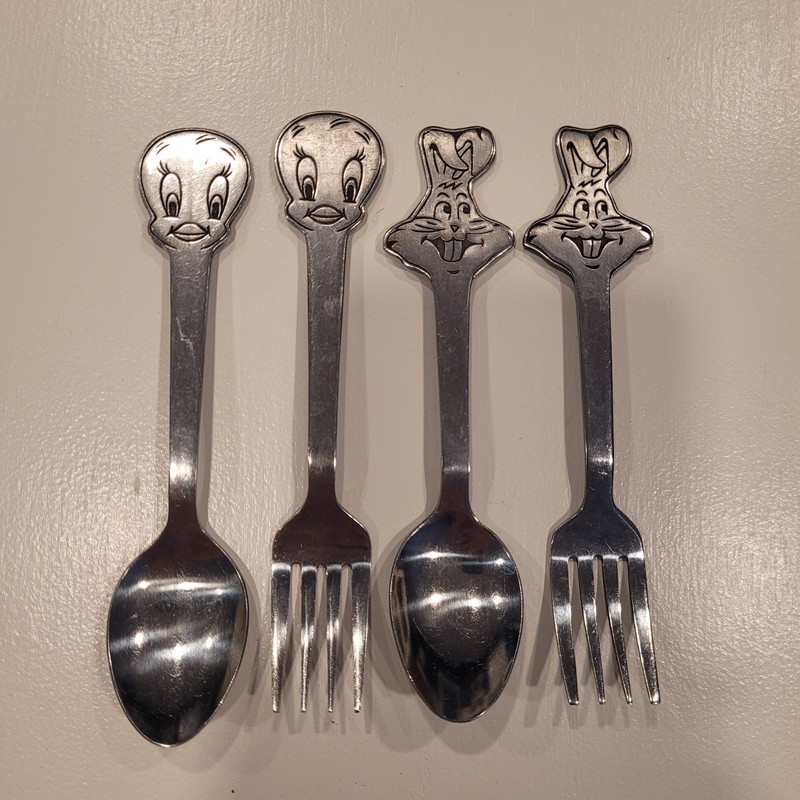 1975 Warner Bros Bugs Bunny/Tweety Bird baby spoon and fork Sets Vintage Childs 
