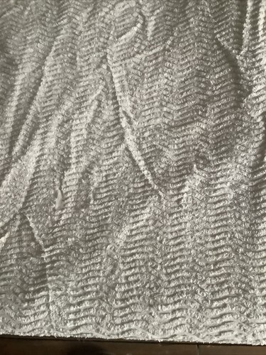 Candlewick Single Bed Bedspread With Sewn-in Lining Doubling Up As A Curtain - Picture 3 of 9