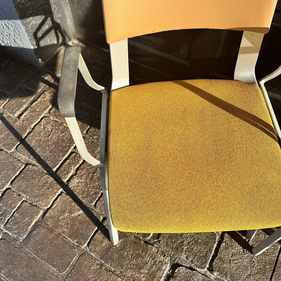 Juego de 3 Sillones Goodfrom Tanker Estilo Aluminio Industrial A Juego Amarillo Foto 3 de 4