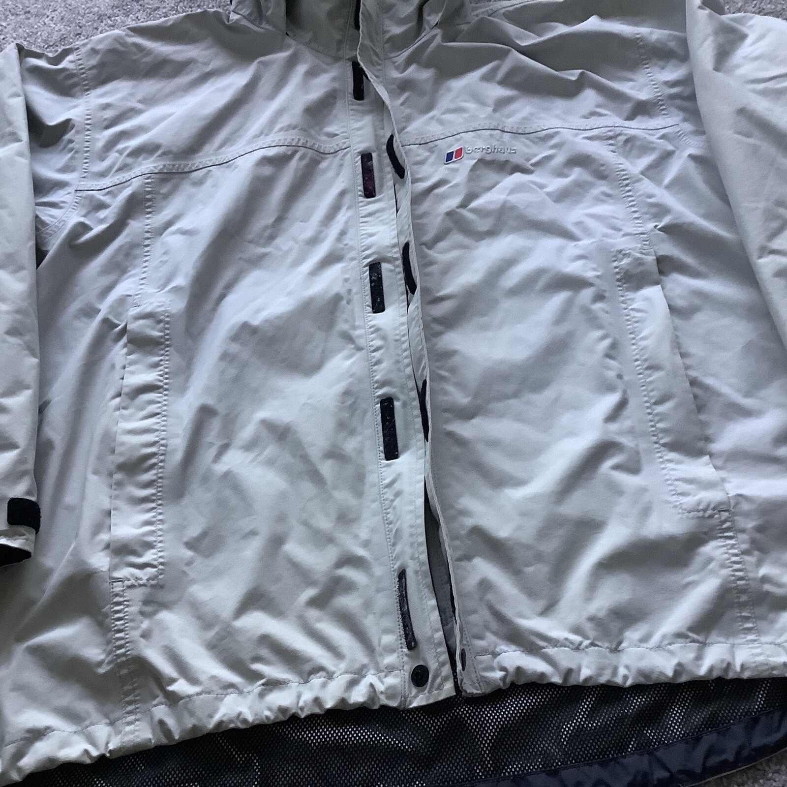 Mens Berghaus Jacket XL White Great Condition eBay