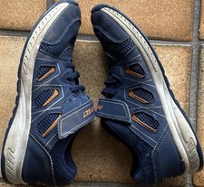 Zwei paare Schuhen für Jungen Größe 35