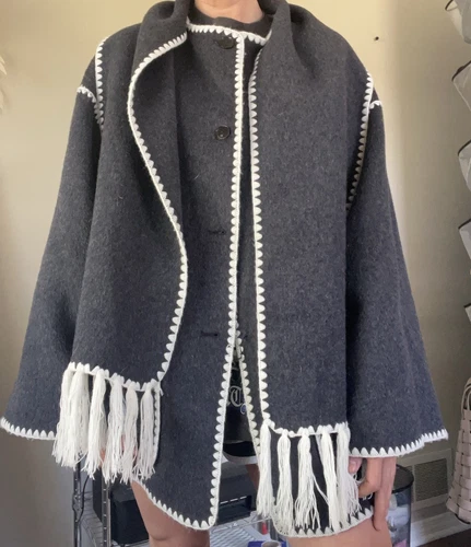 G2U Toteme embroidered scarf jacket 36buttons were missing