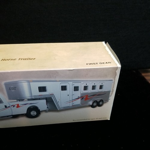 First Gear FORD F-250 Pickup Crew Cab with EXISS Horse Trailer 1:34 Scale NICE - Picture 3 of 12
