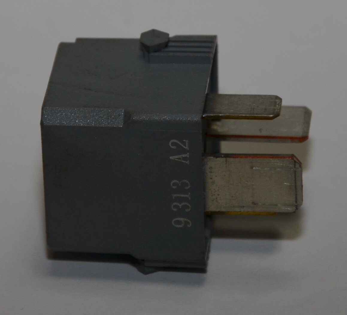 Relais Mercedes W204 Relai Relay A0025428719 Hella 4RA00779310 12V Original eBay