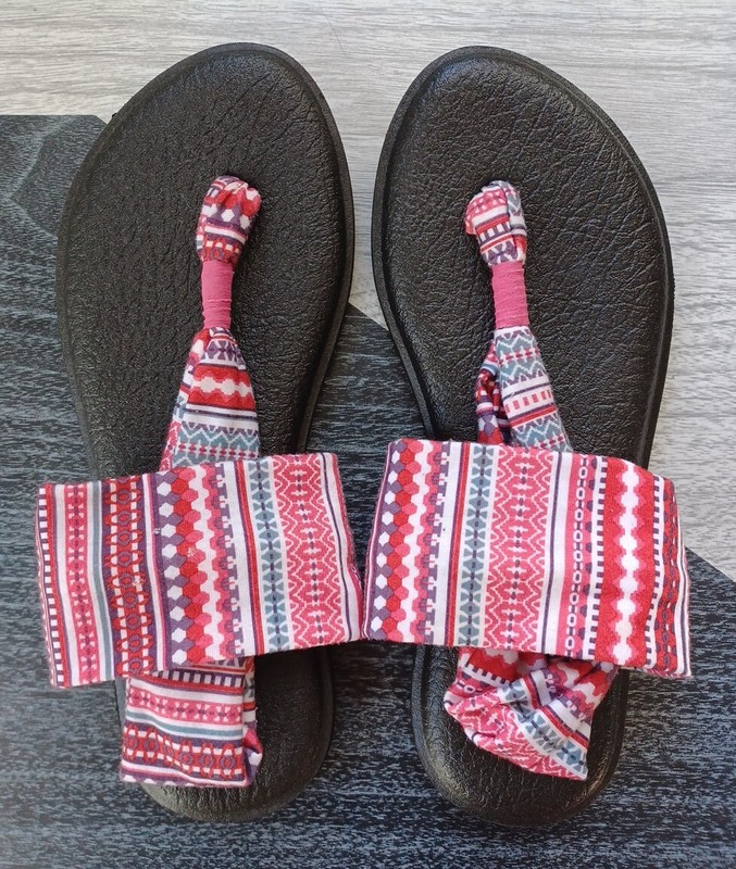 Sanuk Yoga Sling 2 Sandals Sz 8 Red Multi Tribal Print Cotton Yoga Mat Boho