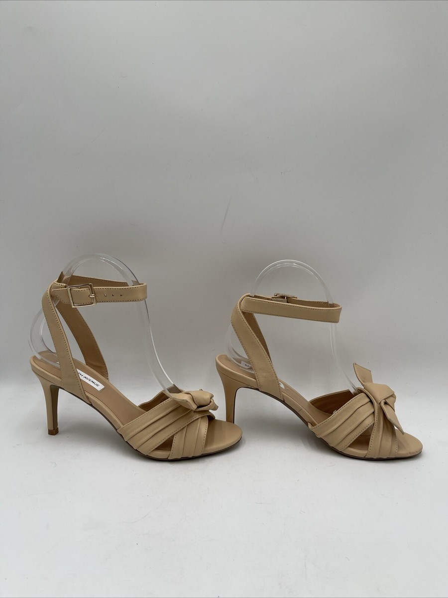 Saks Fifth Avenue Women's Cream Courts Beige Size 6M/36