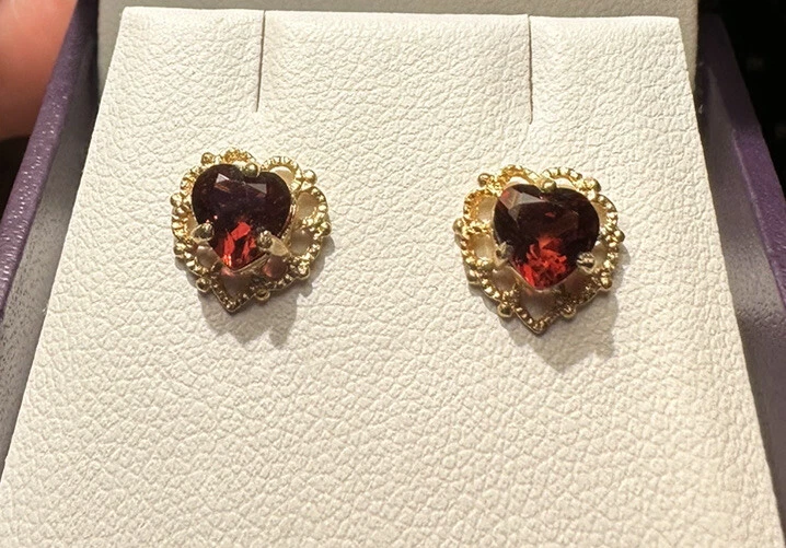 Vintage Dainty Heart Filigree Red Garnet 9k Y Gold Stud Gift Box