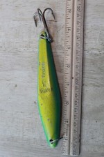 YOYO 3 SALAS SALTWATER JIG / LURE GREEN AND YELLOW USED 6 1/2 " IRON APROX 4 OZ