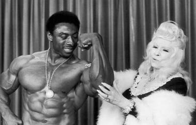 Mae West seen here with Mr America Dave Johns 1977 Old Photo
