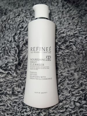 Refinee Nourishing Daily Face Cleanser with Green Tea and Chamomile for Dry & Se