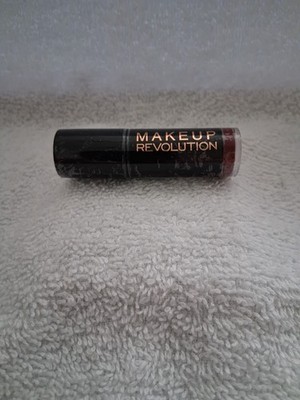 Makeup Revolution Amazing Lipstick Reckless Red Vegan NEW
