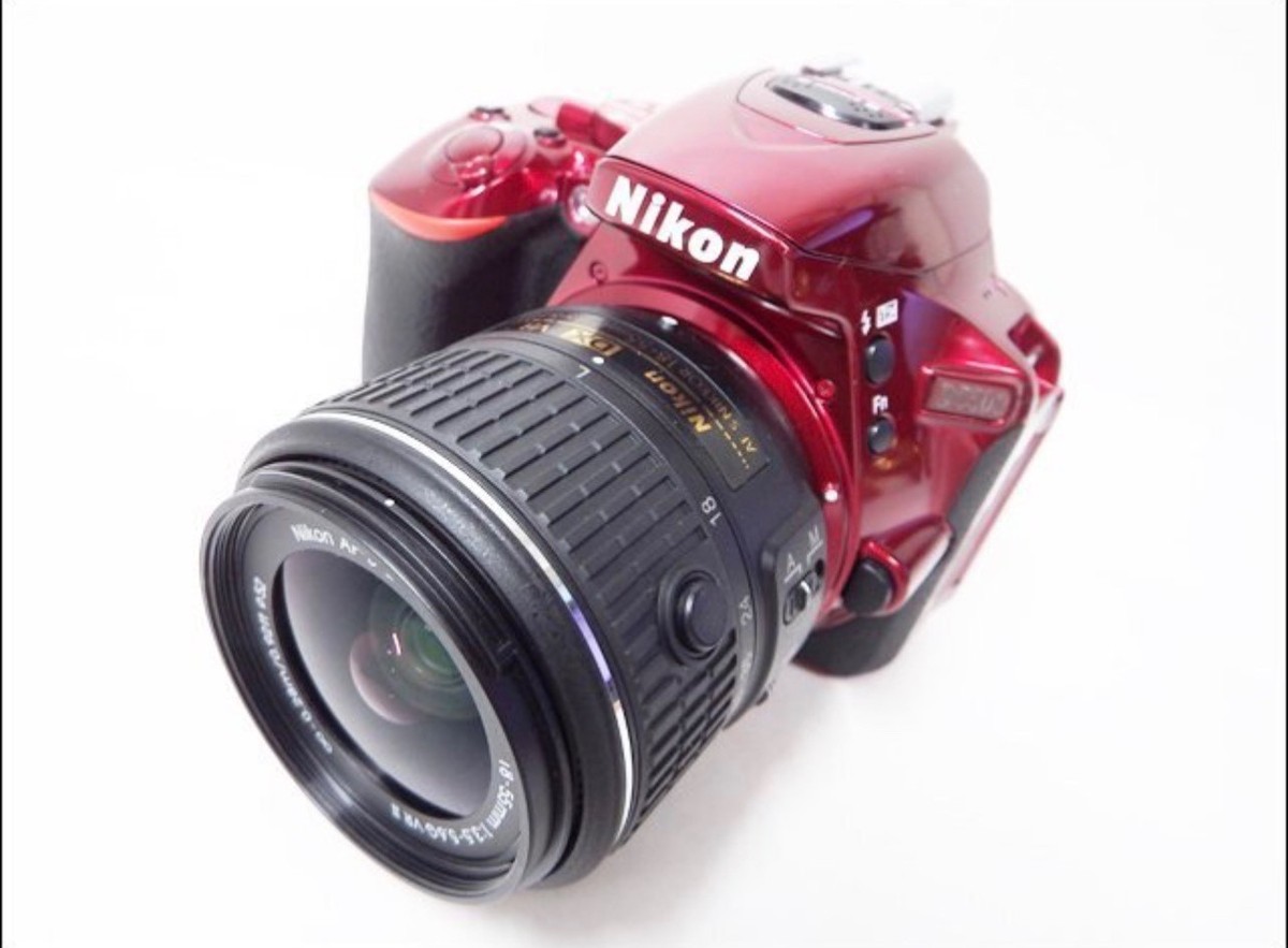 Nikon D5500 18-55mm VR レッド Mint］Nikon D5500 Digital SLR Camera - Red (VR II 18-55mm Lens