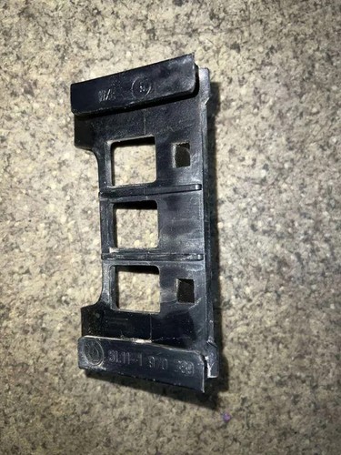 BMW 5 Touring E39 Stoßstangenhalter hinten rechts 1970389 3.00 Diesel 33960485