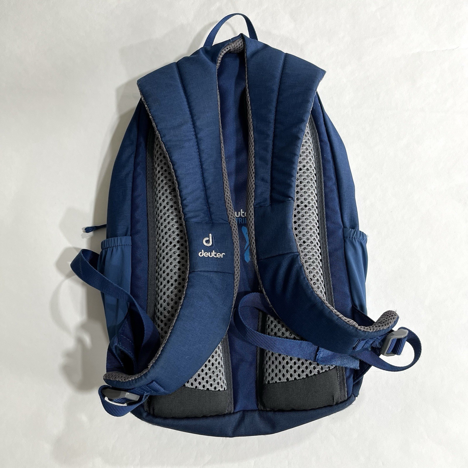 deuter StepOut 12 Backpack Blue Hiking Airstripes Day pack German 2 Water Bottle