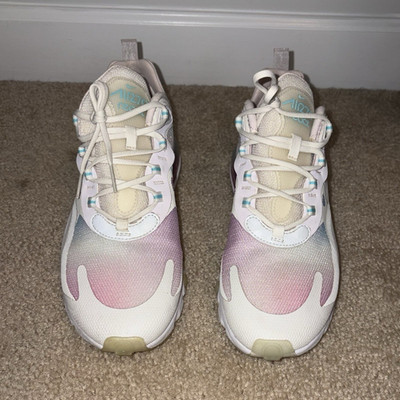 Nike Air Max 270 React SE Women s Low Top Sneakers Pink/White/Gray/Teal
