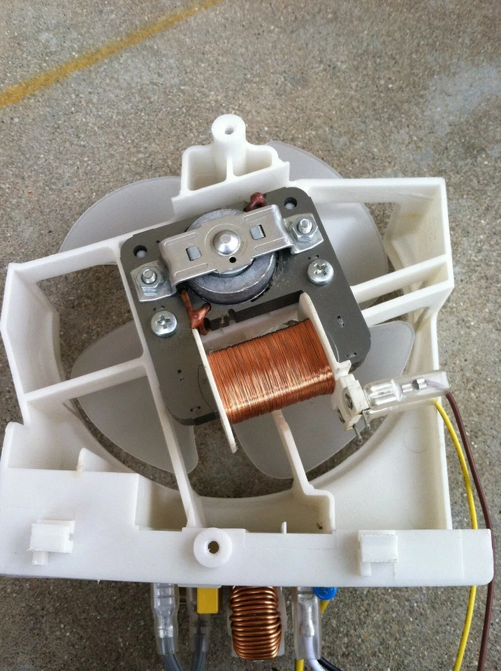 MDT-08A Magnetron Cooling Fan Motor Assembly for Magic Chef AMANA Microwave - Image 2 of 3