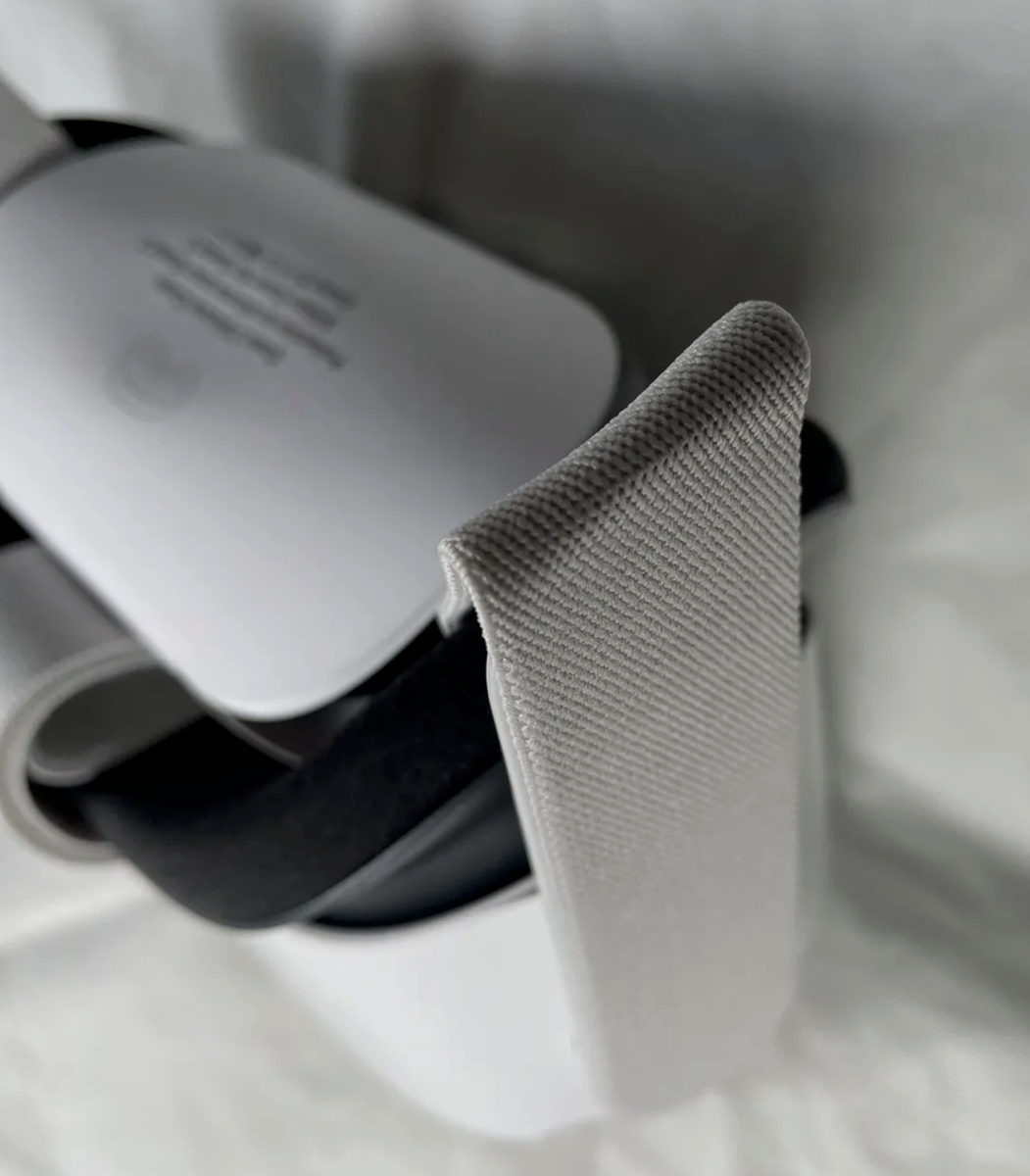 Oculus Meta Quest 2 64GB VR Headset - White Headset ONLY No