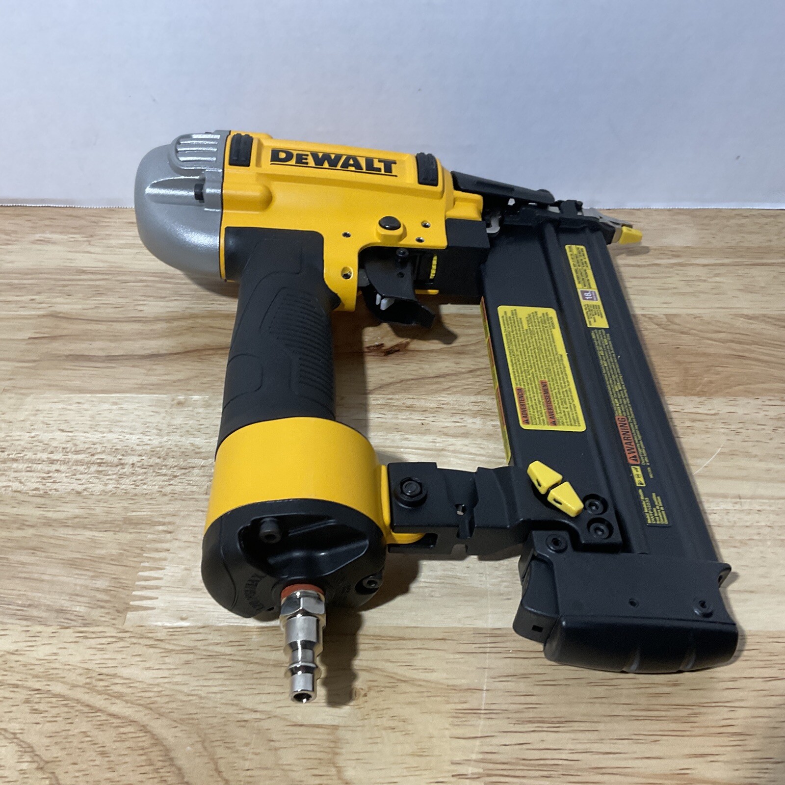 DEWALT DWFP12233 18Gauge Precision Point Pneumatic Brad Nailer 633