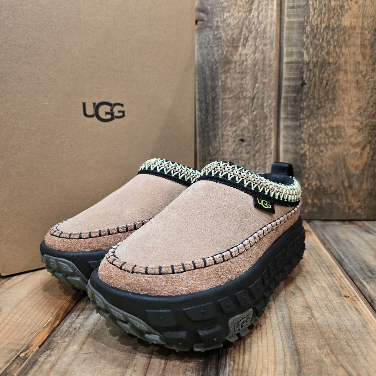 UGG VENTURE DAZE SAND / BLACK ALL GENDER SHOE MEN US 3/ WOMEN US 4 
